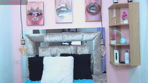 Snapshot of violett_froz chatting on February 11, 4:35 pm Violeta froz online show from February 11, 4:35 pm