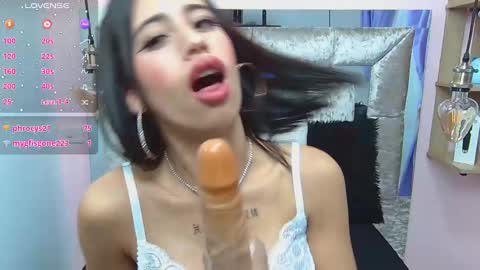Snapshot of violett_froz chatting on February 12, 7:24 pm Violeta froz online show from February 12, 7:24 pm