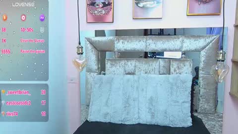 Snapshot of violett_froz chatting on February 23, 7:17 pm Violeta froz online show from February 23, 7:17 pm