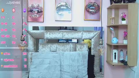 Snapshot of violett_froz chatting on February 28, 8:39 pm Violeta froz online show from February 28, 8:39 pm