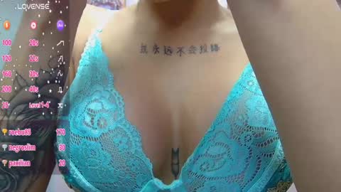 Snapshot of violett_froz chatting on March 6, 8:37 pm Violeta froz online show from March 6, 8:37 pm