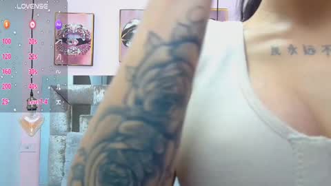 Snapshot of violett_froz chatting on March 10, 4:25 pm Violeta froz online show from March 10, 4:25 pm