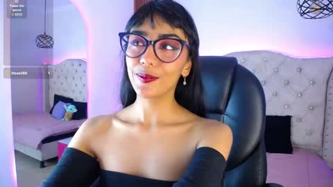 Snapshot of violett_garden chatting on May 26, 11:06 am Violet online show from May 26, 11:06 am