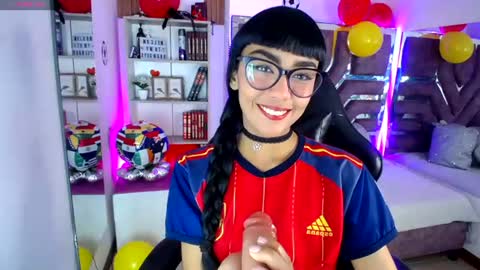 Snapshot of violett_garden chatting on June 21, 11:24 am Violet online show from June 21, 11:24 am