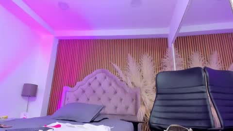 violett_hott_ online show from March 4, 12:22 pm