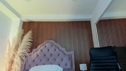 violett_hott_ online show from March 23, 12:42 pm