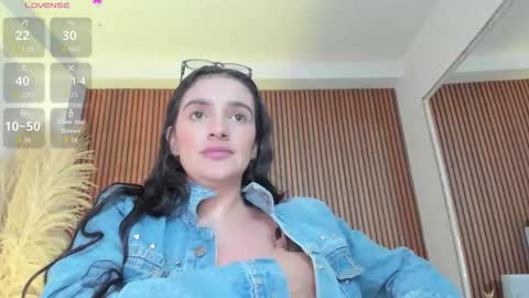 violett_hott_ online show from March 26, 2:33 pm