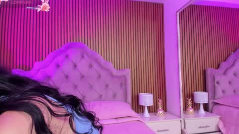 violett_hott_ online show from April 1, 12:28 pm