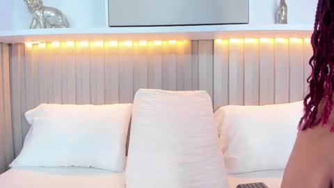 Violett  online show from September 30, 7:52 pm