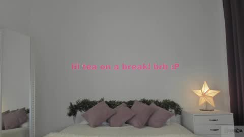 violetta_finch online show from December 6, 11:33 am