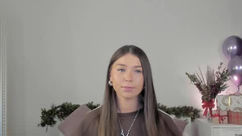 violetta_finch online show from December 12, 8:25 am
