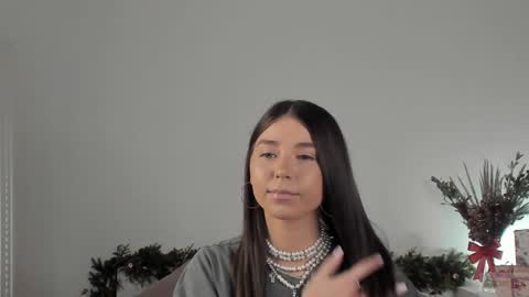 violetta_finch online show from January 5, 8:22 am