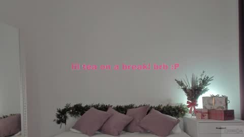 violetta_finch online show from January 6, 11:18 am