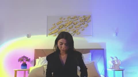 violetta_finch online show from May 18, 10:21 am