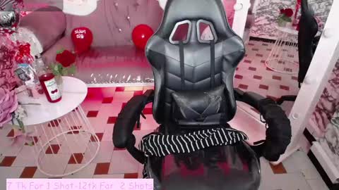 Snapshot of violetta_jhonson_v chatting on February 14, 10:38 am Violetta online show from February 14, 10:38 am