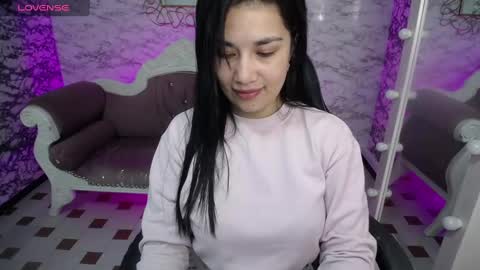 Snapshot of violetta_jhonson_v chatting on February 22, 3:45 am Violetta online show from February 22, 3:45 am