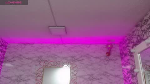 Snapshot of violetta_jhonson_v chatting on March 8, 4:01 am Violetta online show from March 8, 4:01 am
