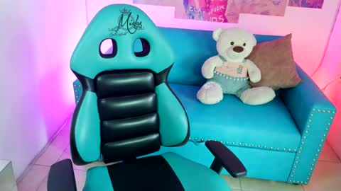 Snapshot of violetta_m_ chatting on July 8, 6:01 pm Violeta online show from July 8, 6:01 pm
