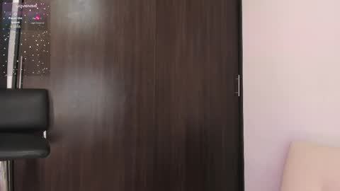 violetta_pretty online show from May 6, 8:36 pm