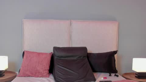 Snapshot of violetta_queeen chatting on April 1, 1:41 pm violetta_queeen online show from April 1, 1:41 pm