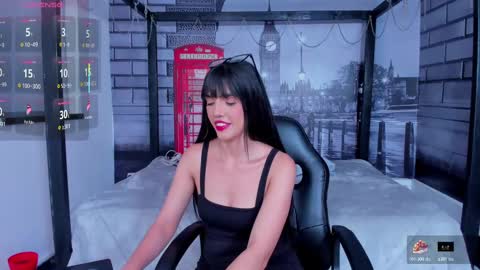 Snapshot of violetta_skinny chatting on November 13, 10:14 am violetta online show from November 13, 10:14 am