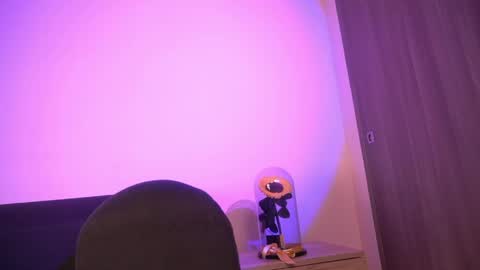 Snapshot of violetta_swift_ chatting on April 30, 3:13 am violetta independent model online show from April 30, 3:13 am
