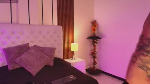 violettaalemida online show from January 7, 1:13 pm