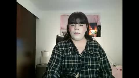 Snapshot of violettacam69 chatting on January 20, 5:04 am violettacam69 online show from January 20, 5:04 am