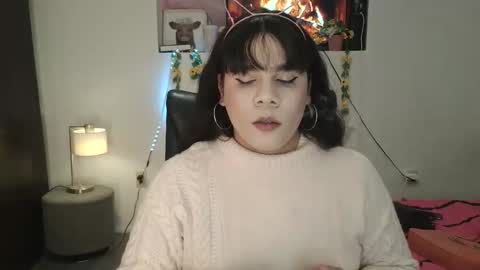 Snapshot of violettacam69 chatting on January 23, 2:23 am violettacam69 online show from January 23, 2:23 am