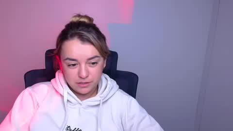 Snapshot of violettadream_ chatting on September 24, 7:55 am Violetta online show from September 24, 7:55 am