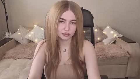 ViolettaOtis online show from October 12, 9:30 am