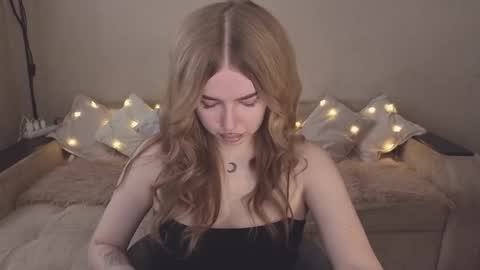 ViolettaOtis online show from October 16, 12:06 pm