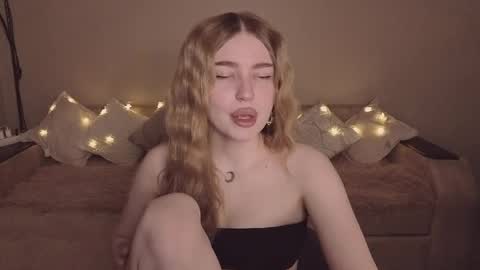 ViolettaOtis online show from March 25, 4:35 pm