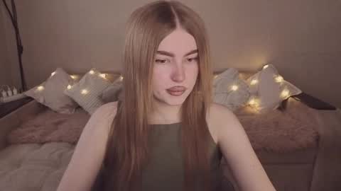 ViolettaOtis online show from April 2, 2:26 pm