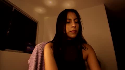 Snapshot of violettastars chatting on October 1, 3:45 am Violetta....Follow me in Twitter... online show from October 1, 3:45 am