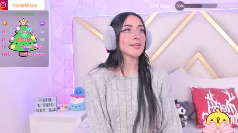 Snapshot of violettbloss chatting on December 12, 11:25 pm Violeta online show from December 12, 11:25 pm