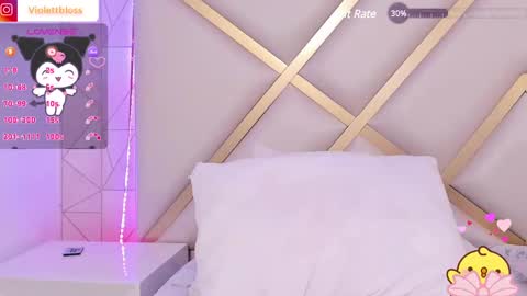 Snapshot of violettbloss chatting on December 29, 1:24 am Violeta online show from December 29, 1:24 am