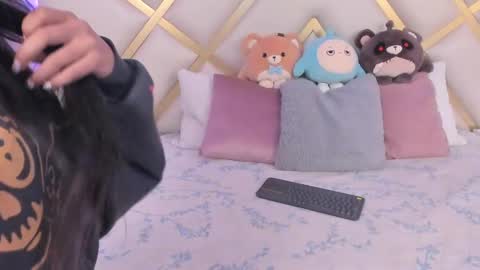 Snapshot of violettbloss chatting on January 21, 12:36 am Violeta online show from January 21, 12:36 am