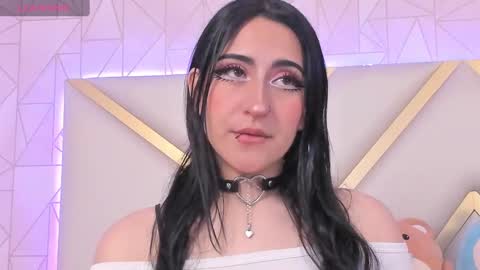 Snapshot of violettbloss chatting on January 28, 9:19 pm Violeta online show from January 28, 9:19 pm