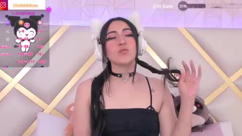 Snapshot of violettbloss chatting on January 29, 12:22 am Violeta online show from January 29, 12:22 am