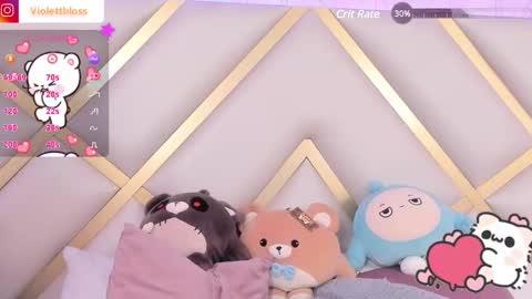 Snapshot of violettbloss chatting on February 15, 12:37 am Violeta online show from February 15, 12:37 am