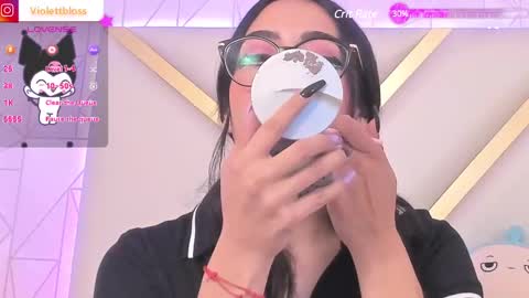 Snapshot of violettbloss chatting on February 18, 9:20 pm Violeta online show from February 18, 9:20 pm