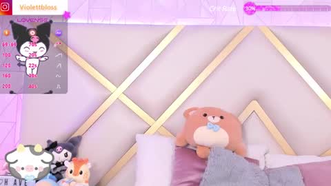 Snapshot of violettbloss chatting on March 7, 4:24 am Violeta online show from March 7, 4:24 am