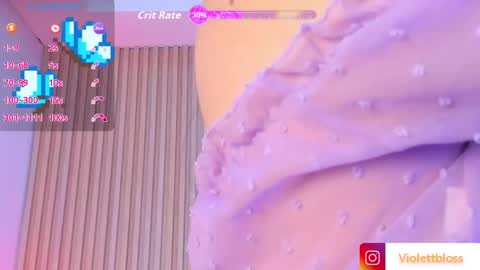 Snapshot of violettbloss chatting on September 18, 3:30 am Violeta online show from September 18, 3:30 am