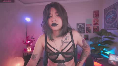 JULIE UWU online show from February 1, 9:57 pm