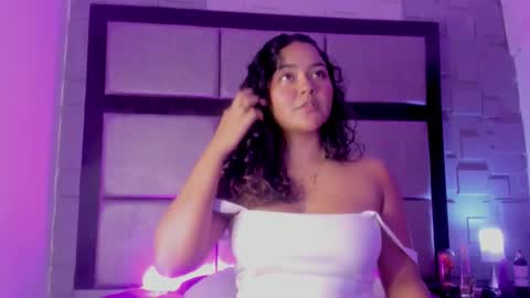 Snapshot of violetteecourt chatting on October 12, 8:41 pm violetteecourt online show from October 12, 8:41 pm