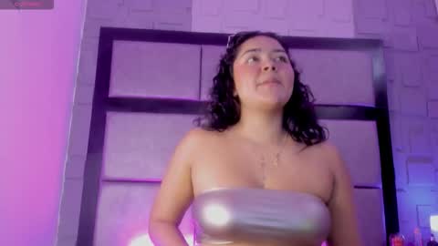 Snapshot of violetteecourt chatting on October 16, 2:40 pm violetteecourt online show from October 16, 2:40 pm