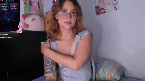 Violette  online show from February 9, 6:47 pm