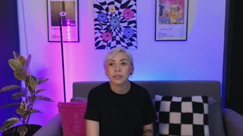 Violet online show from May 19, 1:11 am