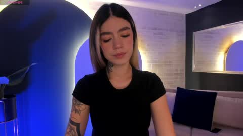 Violett  online show from April 9, 9:15 am